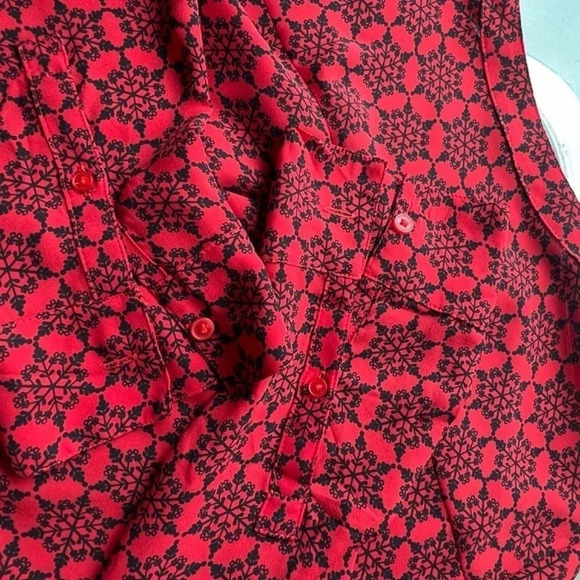 Like New Express Red and Black snowflake print 3/4 gold zip-top Size M - Picture 8 of 11